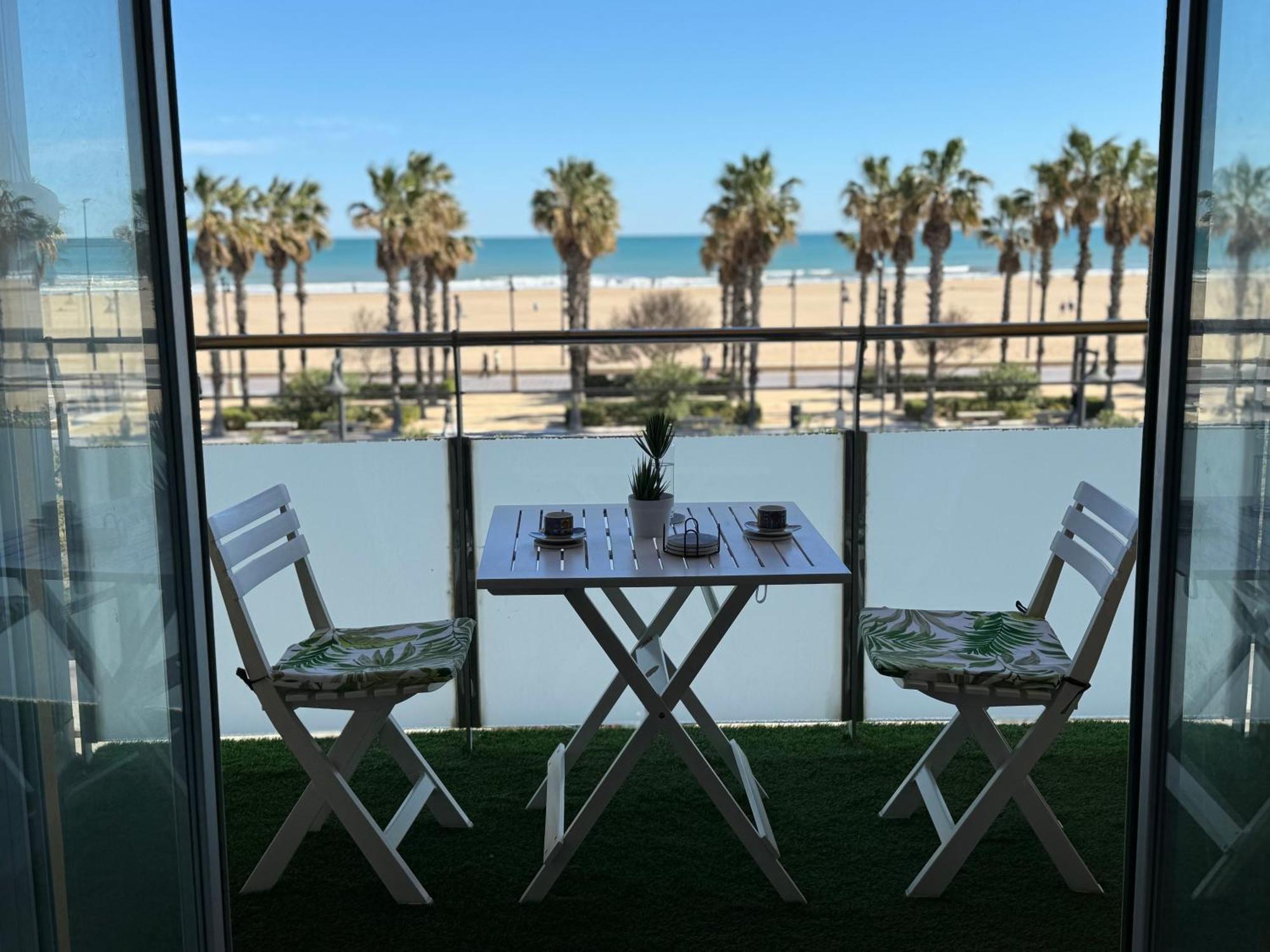 Apartamento Primera Linea De Mar Валенсия Екстериор снимка
